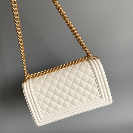 CC MEDIUM 25 BOY BAG IN WHITE LAMBSKIN GOLD HARDWARE