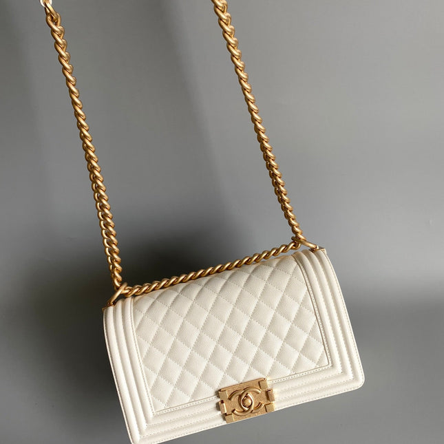 CC MEDIUM 25 BOY BAG IN WHITE LAMBSKIN GOLD HARDWARE