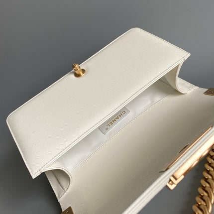 CC MEDIUM 25 BOY BAG IN WHITE LAMBSKIN GOLD HARDWARE