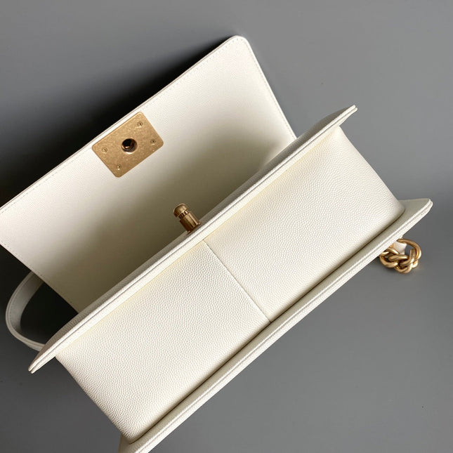 CC MEDIUM 25 BOY BAG IN WHITE LAMBSKIN GOLD HARDWARE