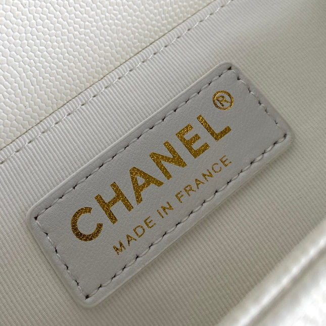 CC MEDIUM 25 BOY BAG IN WHITE LAMBSKIN GOLD HARDWARE
