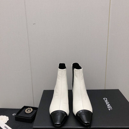 SHORT BOOTS IN WHITE MIX BLACK SHEEPSKIN