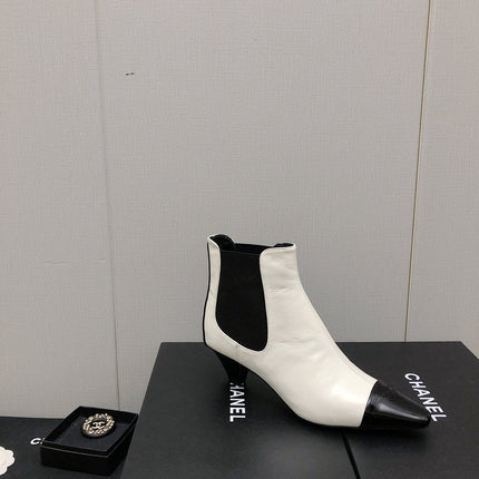 SHORT BOOTS IN WHITE MIX BLACK SHEEPSKIN