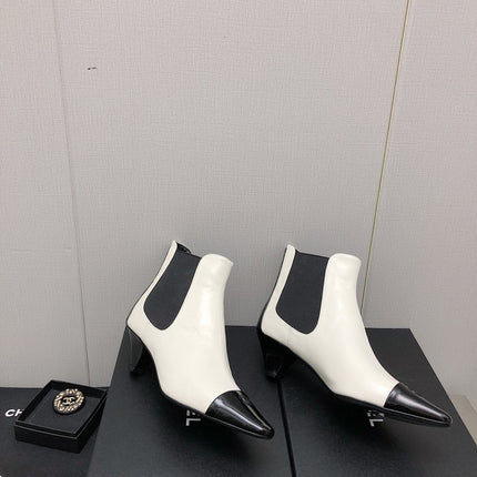 SHORT BOOTS IN WHITE MIX BLACK SHEEPSKIN