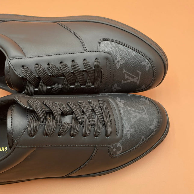 LV RIVOLI SNEAKER BLACK