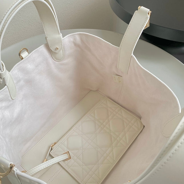 TOUJOURS 28 BAG IN WHITE LAMBSKIN