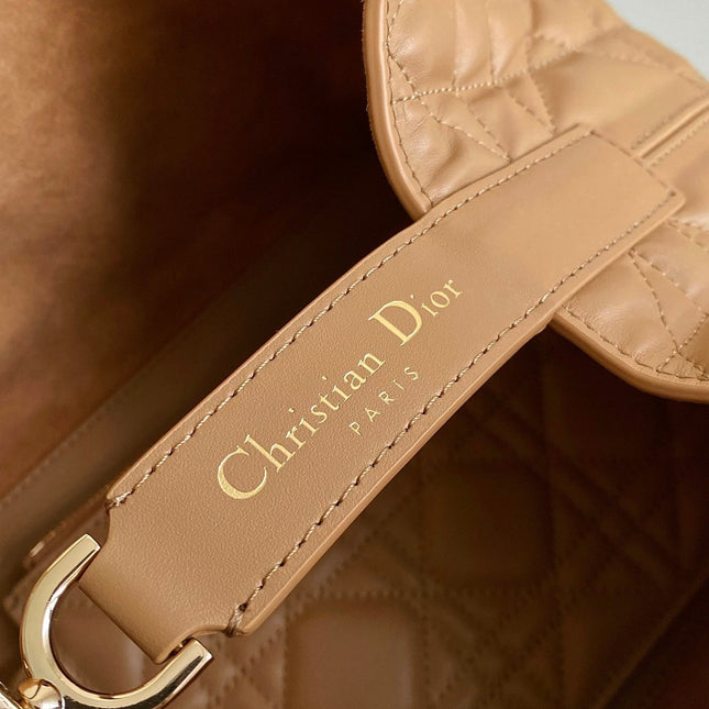 TOUJOURS 28 BAG IN CAMEL BEIGE LAMBSKIN