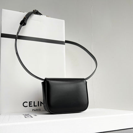 Triomphe 11 BLACK Shiny Calfskin Handbag