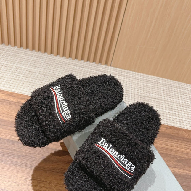 FURRY SLIDES IN BLACK CURLY SHEARLING
