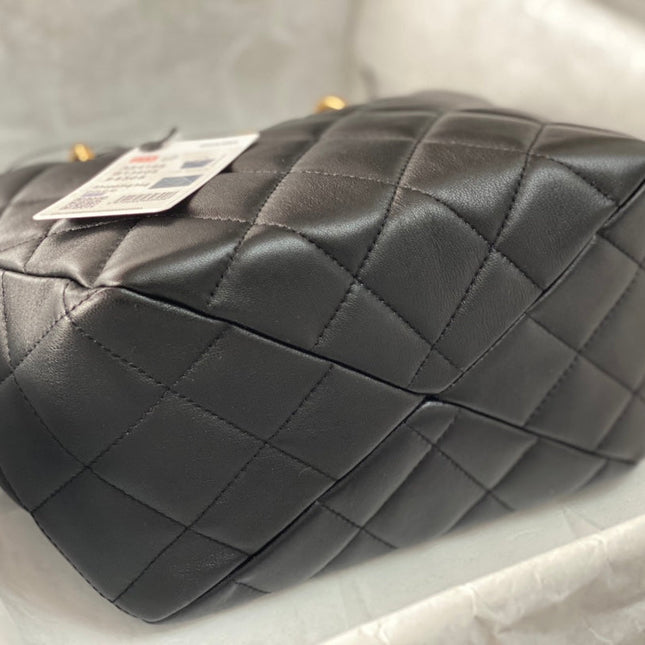 CC MEDIUM 27 TOTE BAG IN BLACK CALFSKIN
