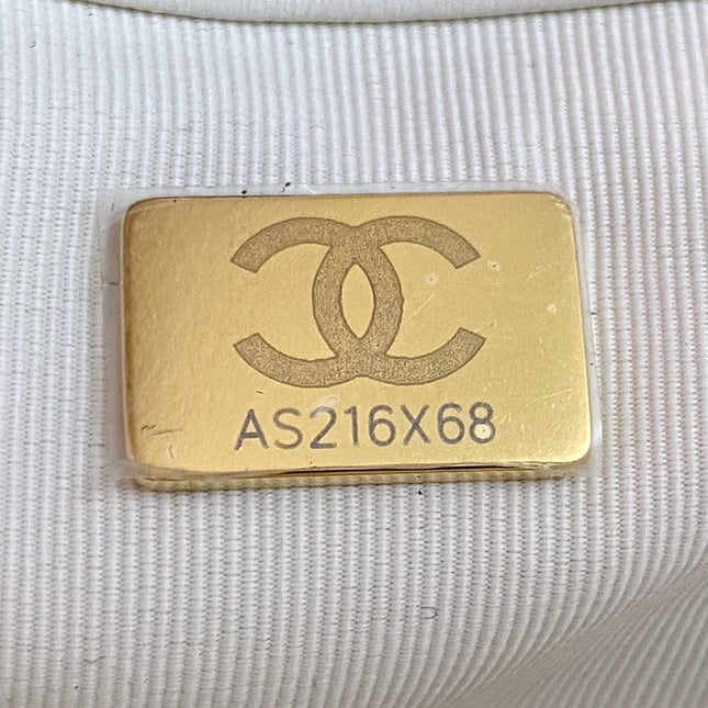 CC MEDIUM 27 TOTE BAG IN WHITE CALFSKIN