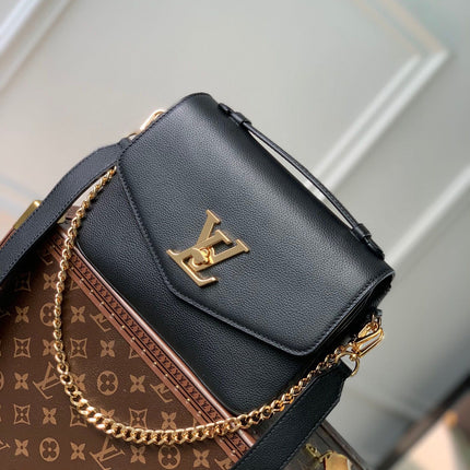 OXFORD 22 IN BLACK LAMBSKIN GOLD HARDWARE