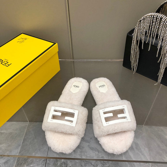 FENDI BAGUETTE SLIDE SLIPPERS IN WHITE WOOL