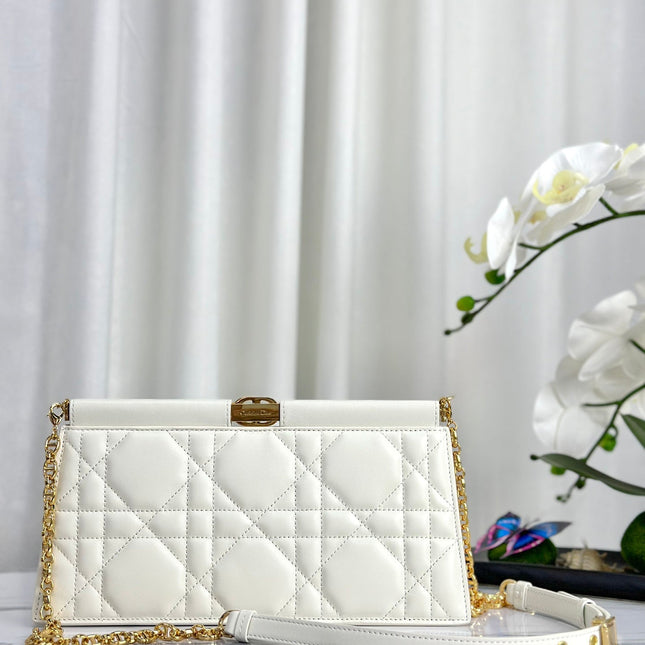 CHAIN CLUTCH 27 BAG IN WHITE LAMBSKIN