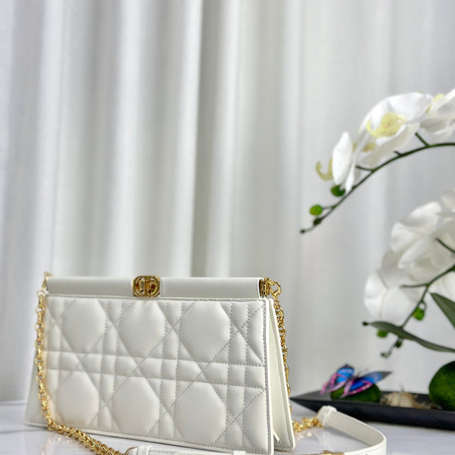 CHAIN CLUTCH 27 BAG IN WHITE LAMBSKIN
