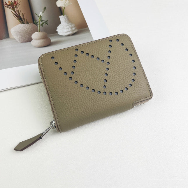 HM SILK'IN HOLED SHORT WALLET 11.5 KHAKI GRAINED CALFSKIN