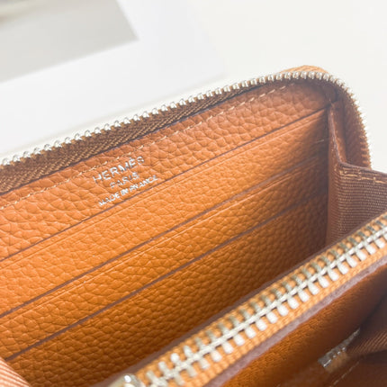 HM SILK'IN HOLED SHORT WALLET 11.5 BROWN GRAINED CALFSKIN