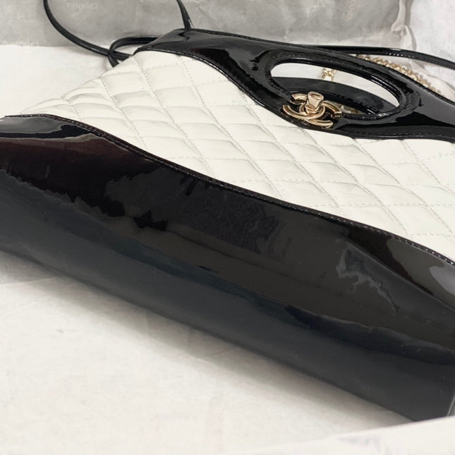 CC MINI 23 SHOPPING BAG IN GLOSSY BLACK MIX WHITE CALFSKIN