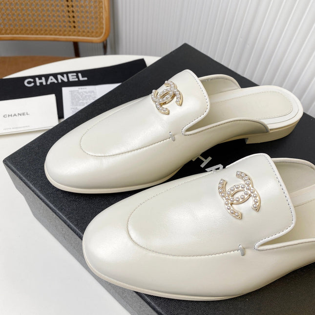 FLAT MULE IN WHITE LAMBSKIN 983819