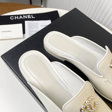 FLAT MULE IN WHITE LAMBSKIN 983819