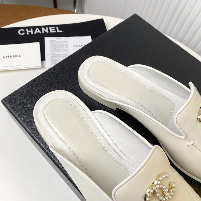 FLAT MULE IN WHITE LAMBSKIN 983819