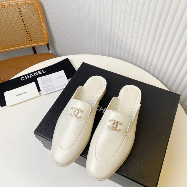 FLAT MULE IN WHITE LAMBSKIN 983819