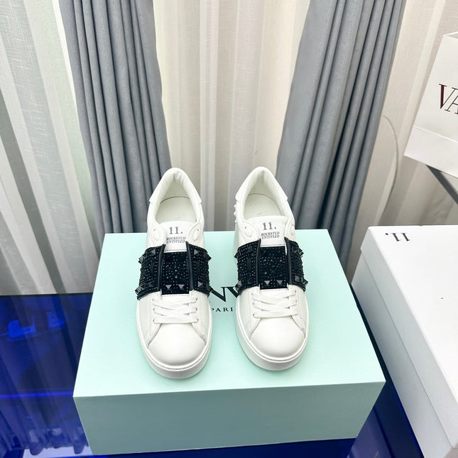 FLATFORM ROCKSTUD UNTITLED SNEAKER IN WHITE MIX BLACK CALFSKIN WITH RHINSTONES