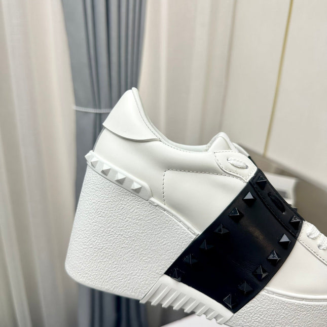 FLATFORM ROCKSTUD UNTITLED SNEAKER IN WHITE MIX BLACK CALFSKIN