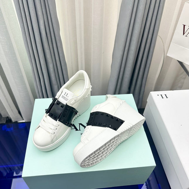 FLATFORM ROCKSTUD UNTITLED SNEAKER IN WHITE MIX BLACK CALFSKIN