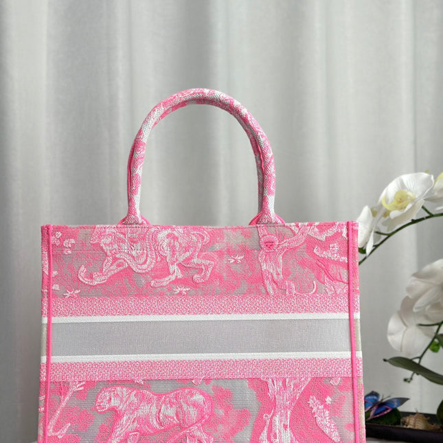 MEDIUM BOOK TOTE 37 CANDY PINK MACROCANNAGE EMBROIDERY