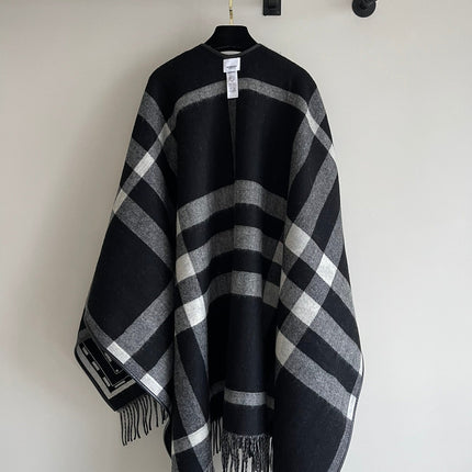 SWAN CAPE IN BLACK MIX WHITE CASHMERE 402246