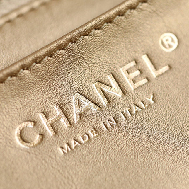 CHANEL 25S FLAP BAG 18 CM IN WHITE LAMBSKIN WITH GOLD HARDWARE