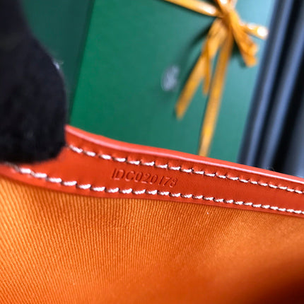 MONTE-CARLO PM CLUTCH 25 IN ORANGE GOYARDINE CANVAS