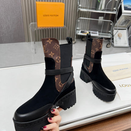 LAUREATE PLATFORM DESERT BOOT IN BLACK SUEDE AND BROWN CALFSKIN