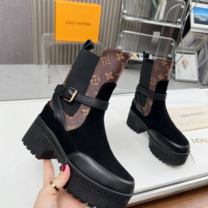 LAUREATE PLATFORM DESERT BOOT IN BLACK SUEDE AND BROWN CALFSKIN