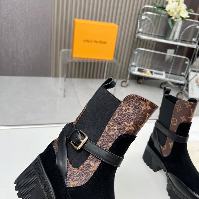 LAUREATE PLATFORM DESERT BOOT IN BLACK SUEDE AND BROWN CALFSKIN