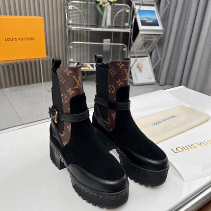 LAUREATE PLATFORM DESERT BOOT IN BLACK SUEDE AND BROWN CALFSKIN