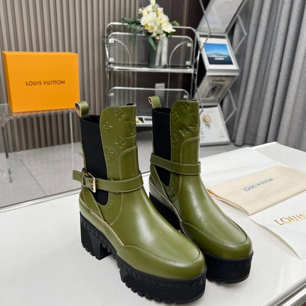 LAUREATE PLATFORM DESERT BOOT IN DARK OLIVE GREEN CALFSKIN