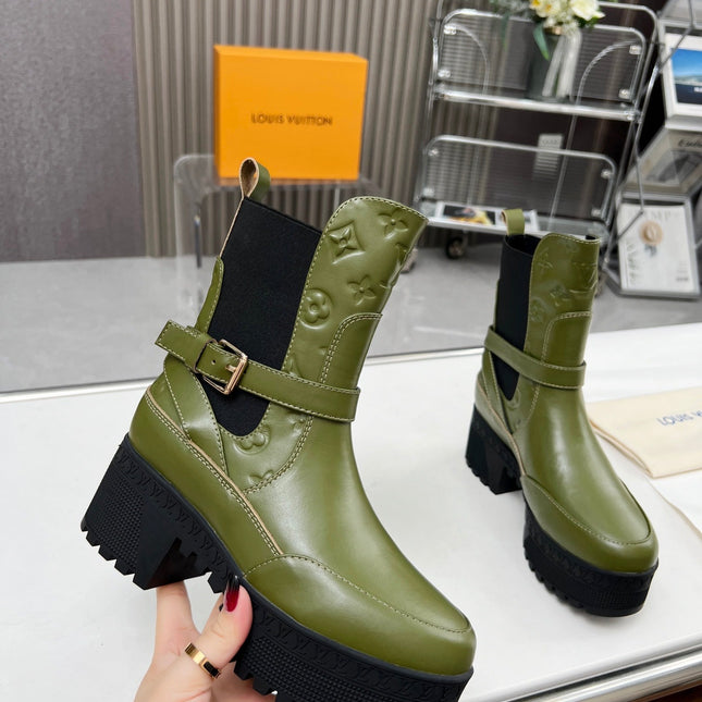 LAUREATE PLATFORM DESERT BOOT IN DARK OLIVE GREEN CALFSKIN