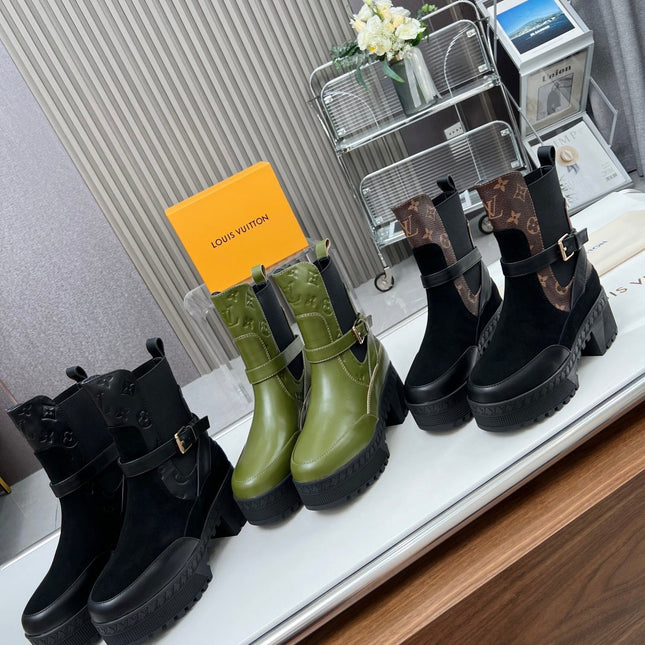 LAUREATE PLATFORM DESERT BOOT IN DARK OLIVE GREEN CALFSKIN