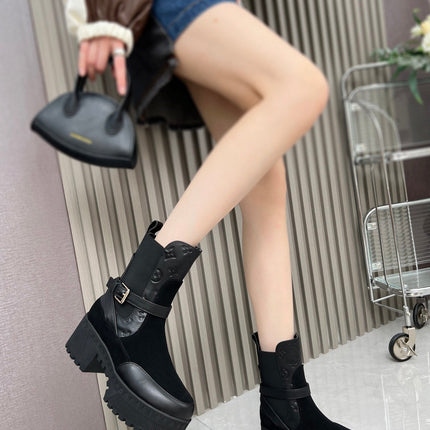 LAUREATE PLATFORM DESERT BOOT IN BLACK SUEDE AND CALFSKIN