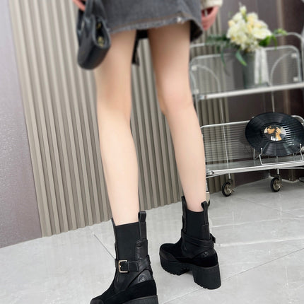 LAUREATE PLATFORM DESERT BOOT IN BLACK SUEDE AND CALFSKIN