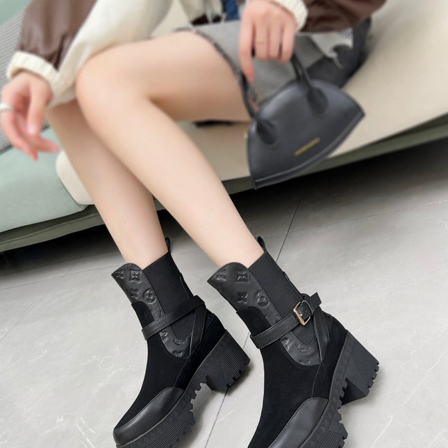 LAUREATE PLATFORM DESERT BOOT IN BLACK SUEDE AND CALFSKIN