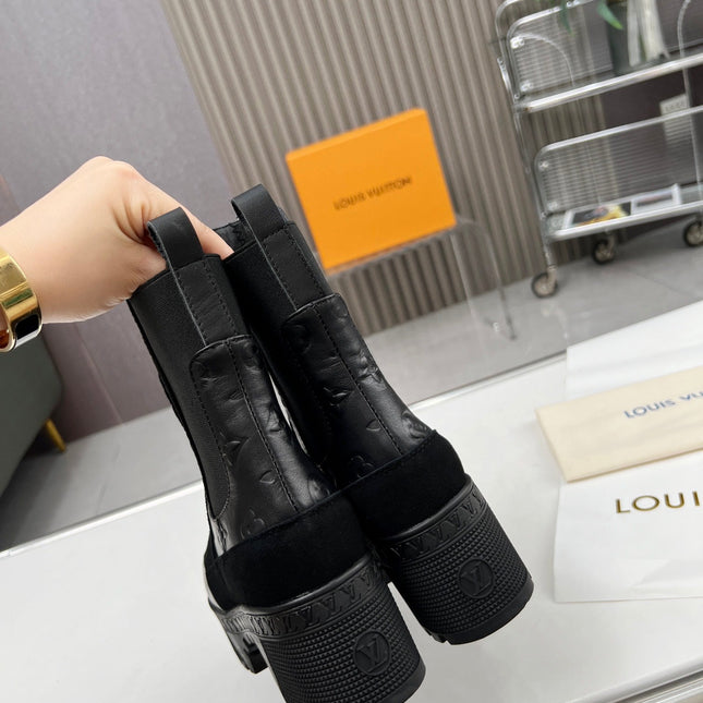 LV WOMEN SHORT BOOT IN BLACK CALFSKIN AND SUEDE