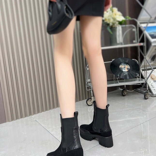 LV WOMEN SHORT BOOT IN BLACK CALFSKIN AND SUEDE