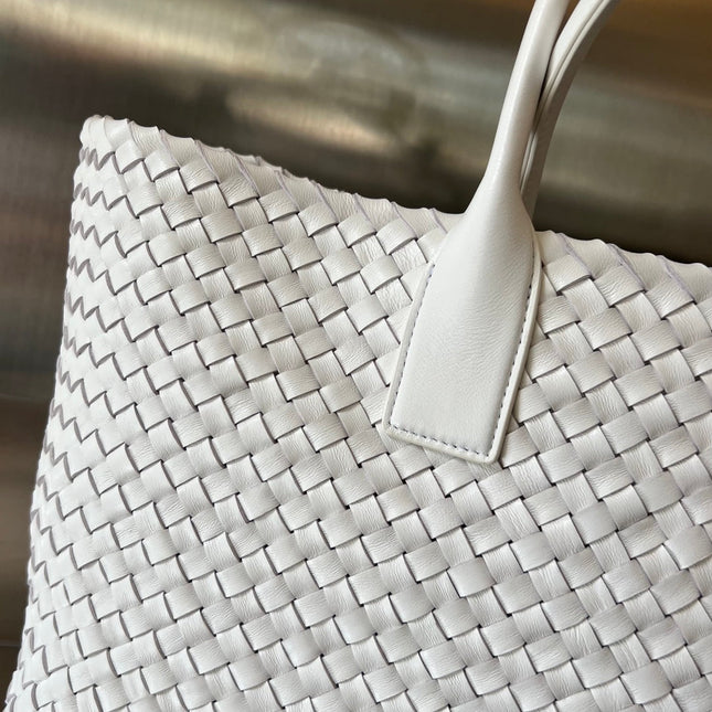 LARGE CABAT 51 IN WHITE LAMBSKIN