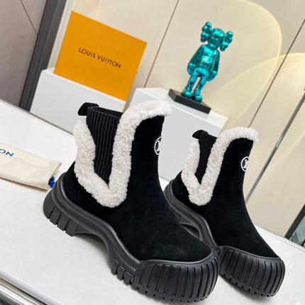 LV RUBY FLAT ANKLE BOOT IN BLACK SUEDE CALF LEATHER AND WHITE SHEARLING