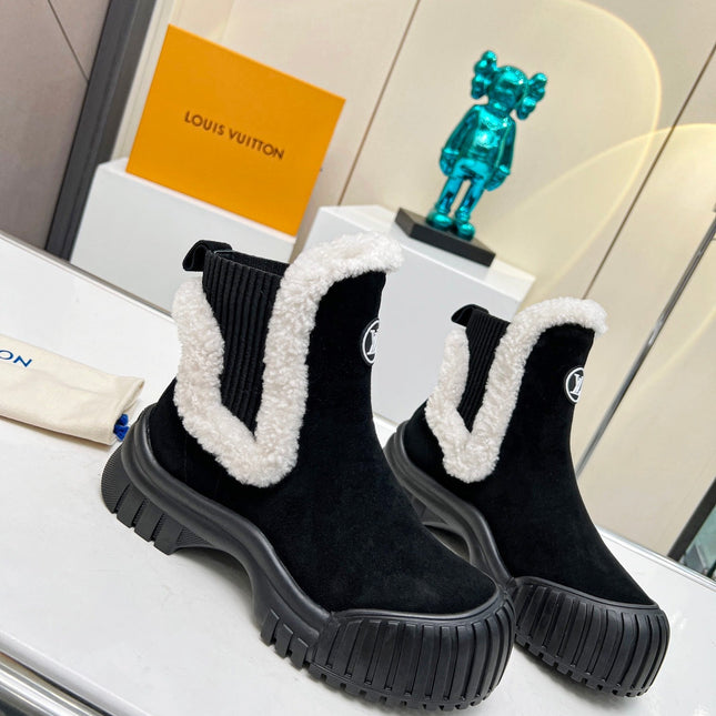 LV RUBY FLAT ANKLE BOOT IN BLACK SUEDE CALF LEATHER AND WHITE SHEARLING