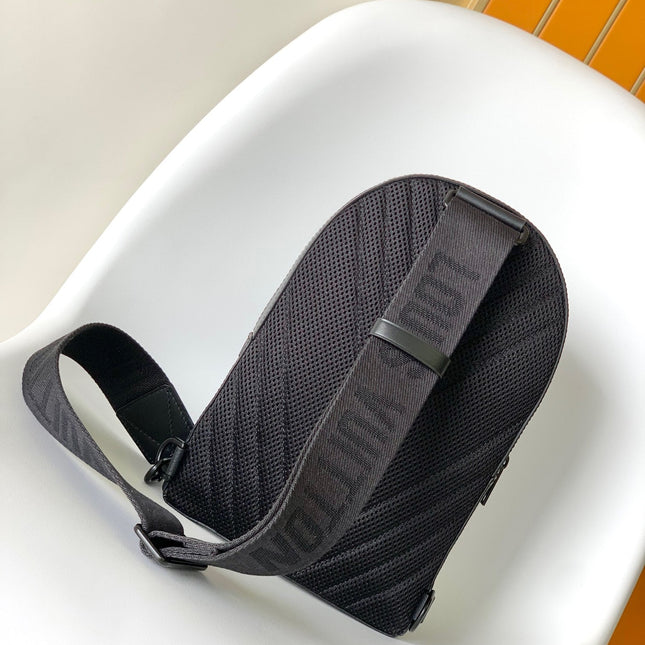 PILOT SLINGBAG 30 IN BLACK COWHIDE LEATHER
