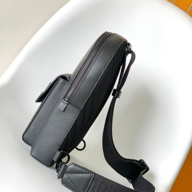 PILOT SLINGBAG 30 IN BLACK COWHIDE LEATHER